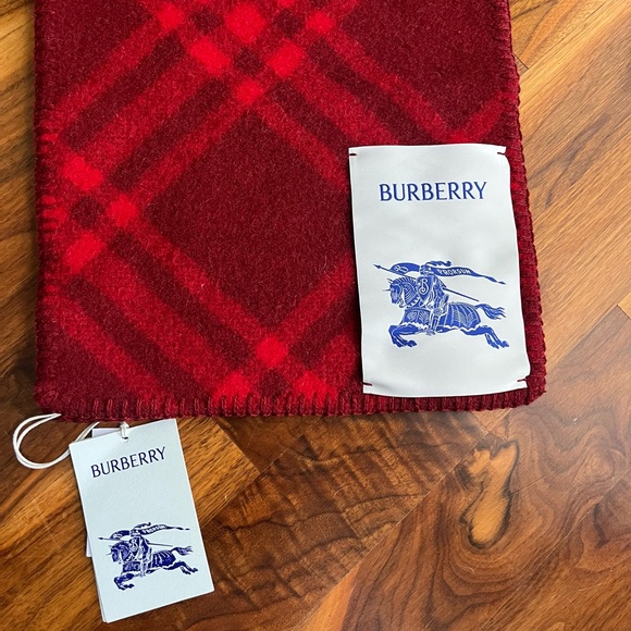 BURBERRY- Equestrian Knight Detail Check Wool Scarf- Ripple - Picture 3 of 10